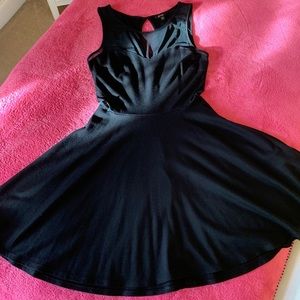 💕SOLD💕 GUESS Ponte & Mesh Mixed Dress Black (M)